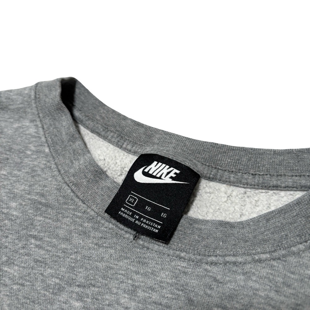 Nike Sportswear Women's Embroidered Swoosh Cropped Oversized Sweater XL 31 x 23 - Picture 4 of 4